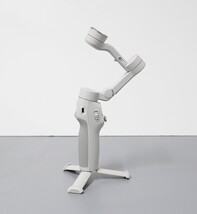 DJI Osmo Mobile 7 Smartphone 3-Axis Gimbal Stabilizer - Gray image 5