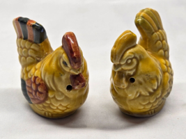Vintage Yellow Rooster Hen Salt &amp; Pepper Shaker Set - Farmhouse Country ... - $9.98