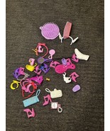 Doll Accessories Random Lot - $174.48 MXN