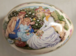 Lenox Easter Egg Lidded Box Trinket Dish Gathering Memories 1990 Made in USA - $23.38