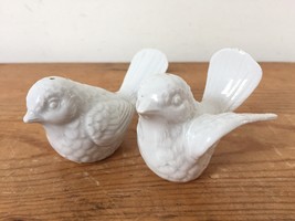 Vtg Occupied Japan White Ceramic Porcelain Finch Dove Bird Salt Pepper S... - $39.59
