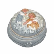 NIB  AVON Golden Dreams Porcelain Music/Trinket Box Hand Painted 1985 - £10.29 GBP