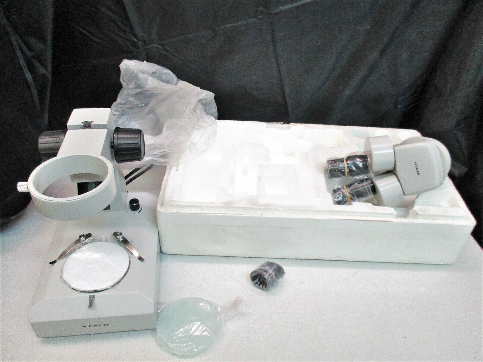 Wesco Binocular Zoom Microscope With 1X And 3X Stereo Observation Body 3... - $209.50