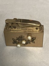 Vintage  Woman&#39;s Arrow Lighter With 3 Pearls For Parts Or Repair - £15.78 GBP