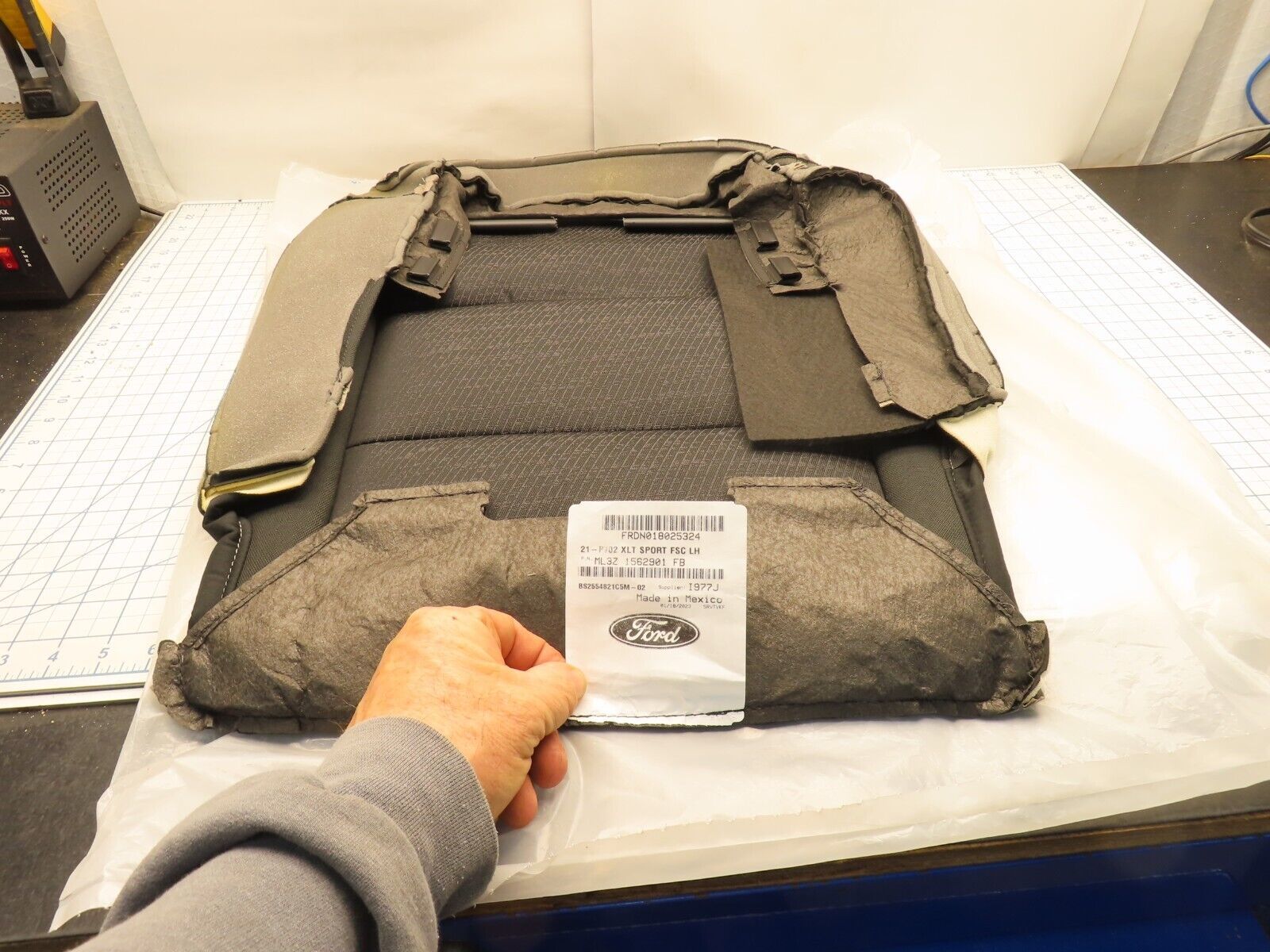 Ford ML3Z-1562901-FB Front Seat Cushion Cover Black LH Left Drivers XLT ... - $135.43
