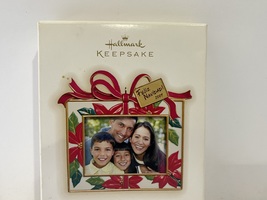 Hallmark - Feliz Navidad - Family Photo Holder - Keepsake Ornament - £14.42 GBP