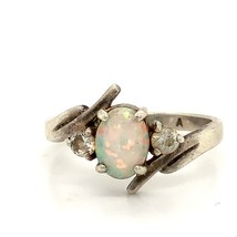 Vintage Sterling Signed Modern Oval Opal with CZ Accent Gemstone Ring Band sz 9 - £35.72 GBP