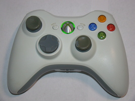 XBOX 360 - Official OEM Wireless Controller (White) 02880038914731 - £23.53 GBP