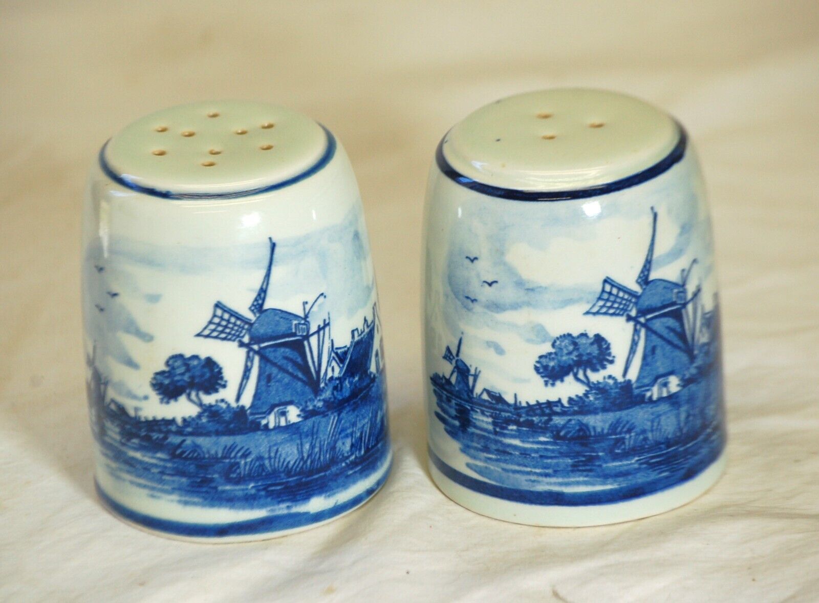 Delft&#39;s Art Pottery Salt Pepper Shakers Hand Painted Blue &amp; White - $21.77