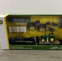 John Deere 5705E Tractor Hauling Set - Includes Hay, Horses &amp; Fence 1:32... - £30.24 GBP