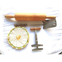 Vtg Kitchen Utensils Rolling Pin Spatula 3 Blade Chopper Crocheted Hot Pad 1940s - £33.31 GBP