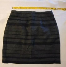 Banana Republic Mini Skirt Zip Back Closure Charcoal Striped Sz 4 - £15.04 GBP