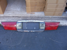 2000 2001 2002 2004 2005 Lesabre Trunk Lid Center Mount Taillight Panel Oem Used - $494.99