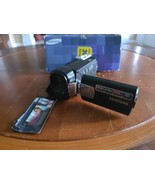 Samsung SMX-F40BN Handheld Camcorder 65x Zoom Camcorder Only - Read  - $102.05 CAD