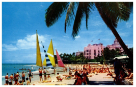 Waikiki Beach with the Royal Hawaiian Hotel in the background Hawaii Postcard - £4.94 GBP