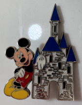 WDW Mickey Mouse Four Parks One World Magic Kingdom Castle Disney Pin 59718 - $331.97 MXN