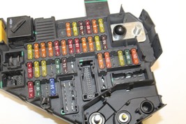 2004-2007 BMW 530i 545i 525i ENGINE FUSE RELAY BOX TRUNK MOUNTED M893 image 5