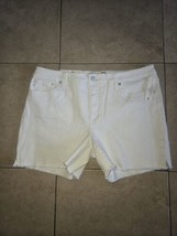 Seven7 Women&#39;s 5&quot; Fray Hem Mid Rise  White Denim Weekend Shorts Size 14 - $36.17