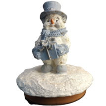 Snow Buddies Candle Topper Buddy Stand w/ Gift Encore 94181 VTG 1999 4&quot; Stained! - £7.69 GBP