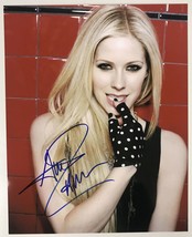 Avril Lavigne Signed Autographed Glossy 8x10 Photo - $79.99