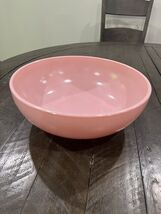Hazel Atlas It&#39;s A Dilly Platonite Milk Glass Pink Salad Serving Bowl - $724.92 MXN