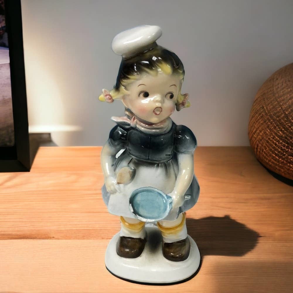 Vintage JAPAN 6.5” Figurine chef girl holding frying pan INARCO E1325 - $31.68