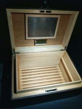 Brizard and Co "Hacienda " Humidor 150 count 16" L x 12" W x 9" H Made in USA image 5