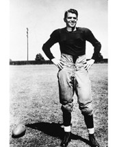 Ronald Reagan 16x20 Canvas in football outfit on field Knute Rockne All American - £55.35 GBP