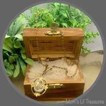 Leo Lion Pendant Necklace Cabochon Gold Tone Zodiac • Vintage Jewelry - $11.76