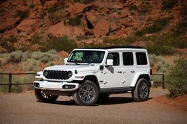 2024 Jeep Wrangler in bright white | 24x36 inch POSTER | off road - £16.43 GBP