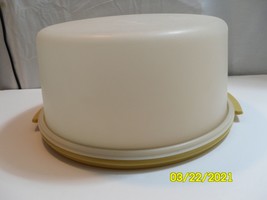 Vintage Tupperware 12&quot; Cake Carrier Keeper Harvest Gold #1256-5 - £9.78 GBP