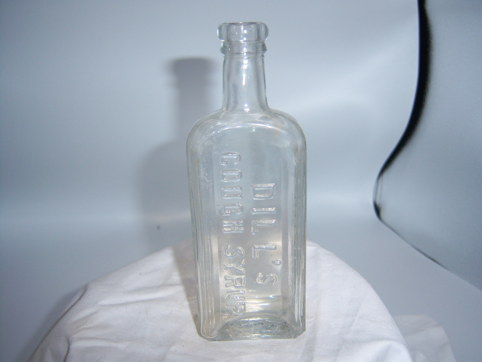 PA2 - 1910&#39;s Dill&#39;s Cough Syrup Norristown PA CLEAR 5 3/4&quot; Medicine Bottle - $10.00