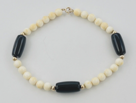 Vintage 14K Gold Black Onyx White Coral Beaded Bracelet 7 in - $79.20
