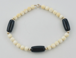 Vintage 14K Gold Black Onyx White Coral Beaded Bracelet 7 in - £62.58 GBP