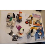 Snoopy McDonalds Happy Meal Toys Assortment of 5 Figures &amp; 2 Books - £7.76 GBP