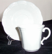 4 MIKASA ALLURA WHITE DH900 COFFEE CUP SAUCERs SETS - $21.77