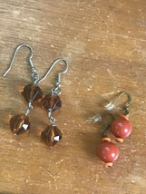 Estate Lot of 2 Bronze Faceted Plastic &amp; Rusty Orange Bead Dangle Earrings for - £9.02 GBP