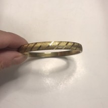 Vintage Monet Gold Tone Bangle Bracelet - £7.56 GBP