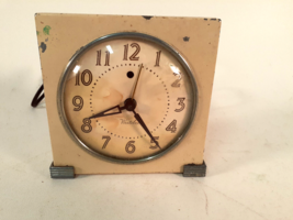 Vintage Art Deco Westclox Alarm Clock, 1940&#39;s, Running, 5&quot;Square - £16.18 GBP