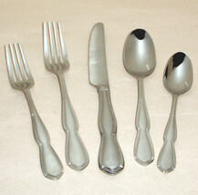 Lenox Tavish 20 Piece 18/10 Stainless Flatware Set Service/4 Glossy New ... - €73,62 EUR Lenox Tavish 20 Piece 18/10 Stainless Flatware Set Service/4 Glossy New ... - €73,62 EUR