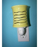Scentsy Wax Warmer Key West Wall Plug-in RARE DISCONTINUED Yellow Scents... - €23,20 EUR