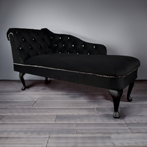Regent Handmade Tufted Black Velvet Chaise Longue Bedroom Accent Chair - £251.10 GBP