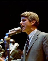 Senator Robert F. Kennedy gives campaign speech Los Angeles 1968 New 8x10 Photo - £7.10 GBP