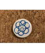Vintage Small Happy Flower Art Pinback Pin 1" - $5.20