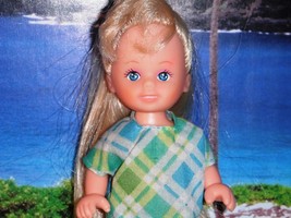 Long Blonde Hair Doll Kelly Friend wearing Green shirt fits Barbie Little Kelly - £3.13 GBP