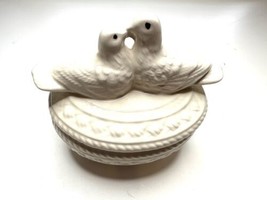 Vintage 1983 White Blow Mold Kissing Love Birds Covered 2pc Dish Grandma Core - £3.15 GBP