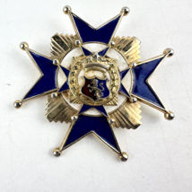 Lion Crest Design White Blue Red Enamel Gold Tone Vintage Pin / Pendant ... - £23.67 GBP