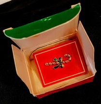 Avon Candy Cane Pin New in Box 1986 Vintage Christmas Red / Green Jewelry  - £11.05 GBP