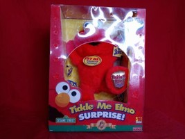 Fisher Price Sesame Street Tickle Me Elmo Surprise Plush 5th Anniversary... - £129.62 GBP