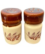  Vintage Stoneware Salt &amp; Pepper Shakers Wheat Motif Rustic Farmhouse - $350.48 MXN